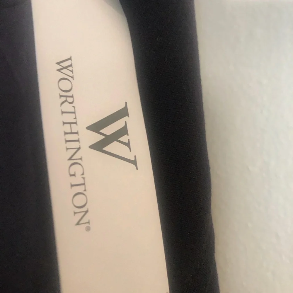 Worthington Skirt size 10 black, 28” L New w tag